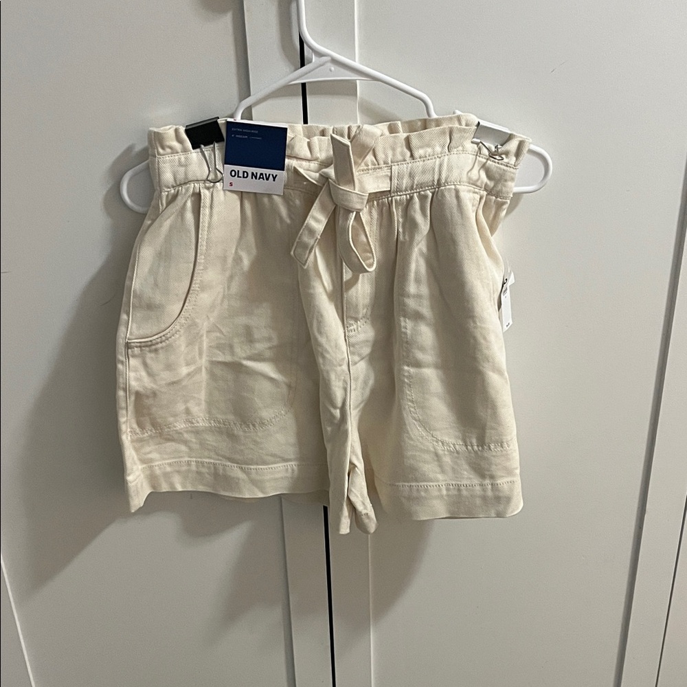 NEW WITH TAGS Old Navy Light Beige Tie-Waist Shorts